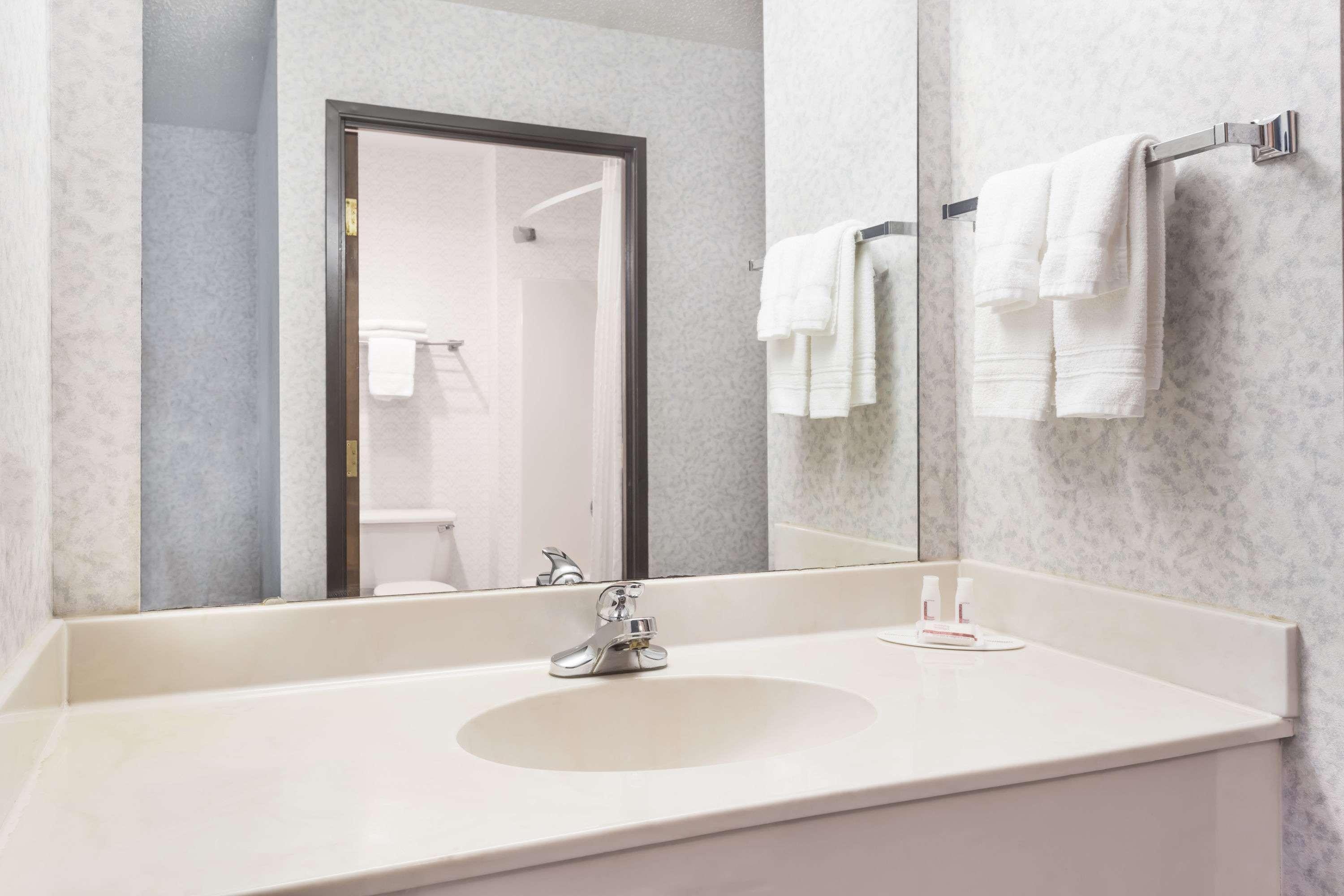 Hotel Days By Wyndham Battlefield Rd/hwy 65 2*