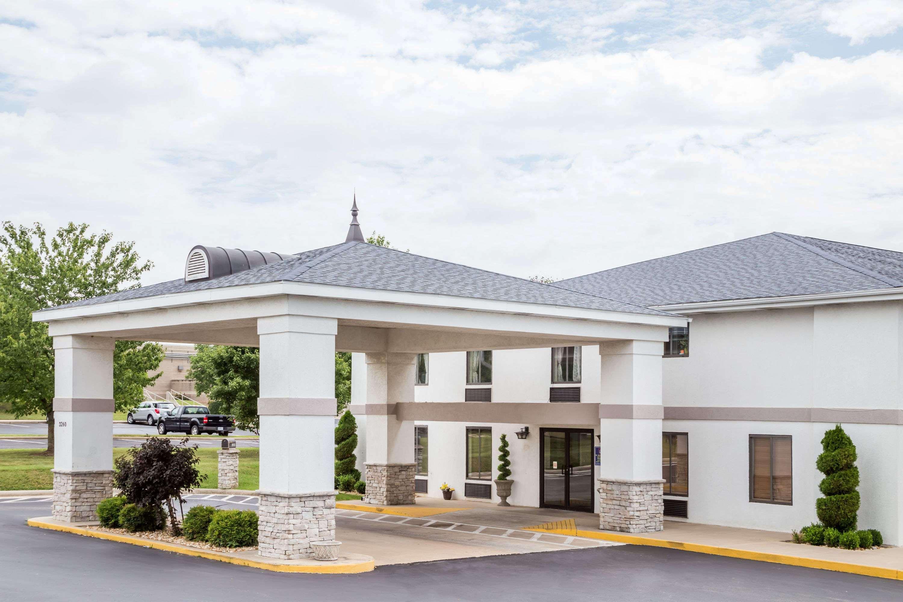 Days By Wyndham Battlefield Rd/hwy 65 Hotel 2*