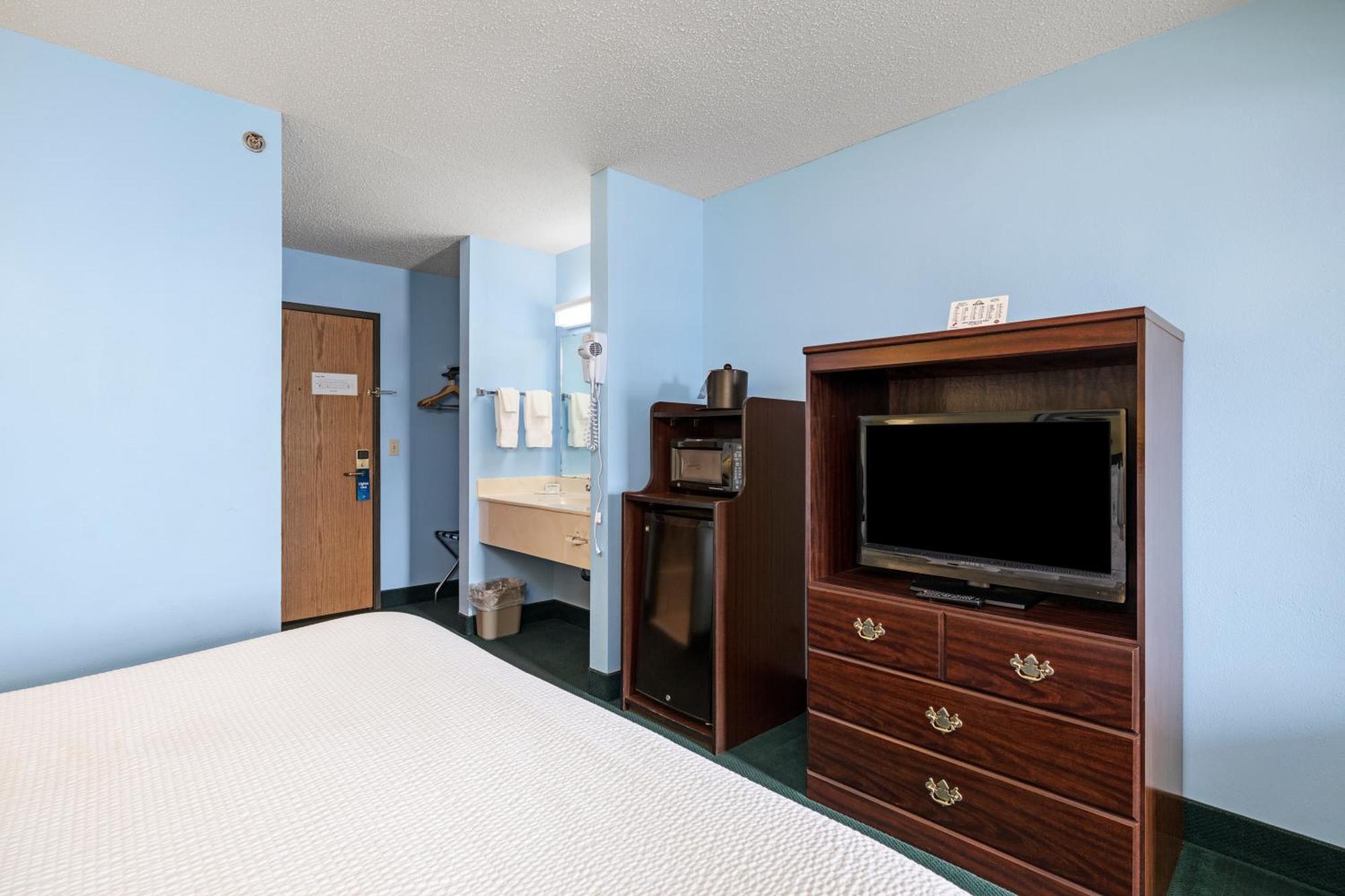 Hotel Days By Wyndham Battlefield Rd/hwy 65 2*