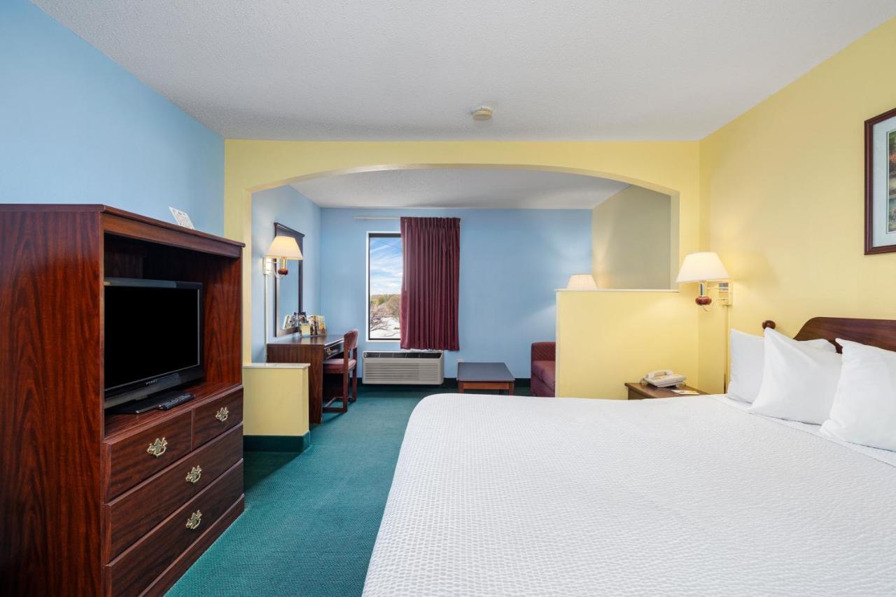 Hotel Days By Wyndham Battlefield Rd/hwy 65 2*