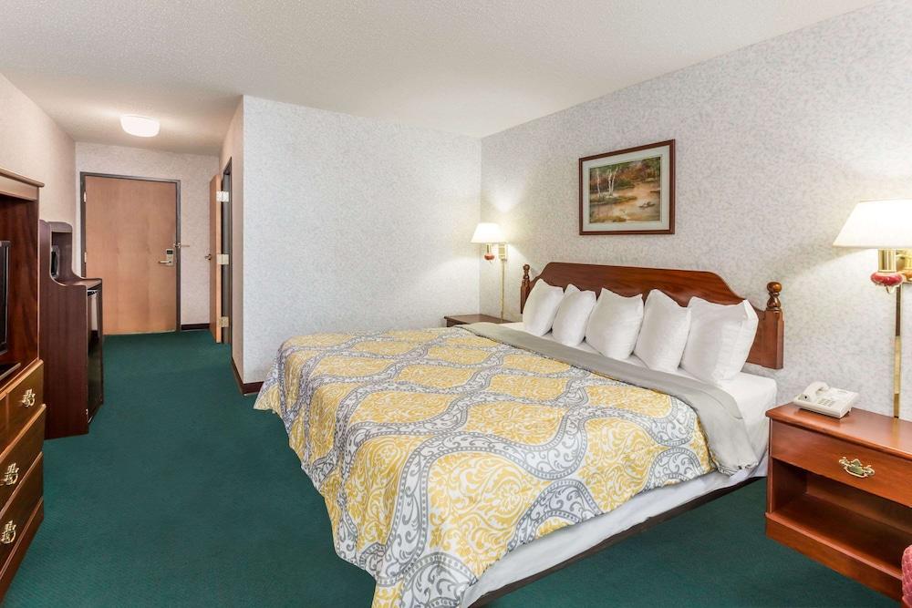 Days By Wyndham Battlefield Rd/hwy 65 Hotel 2*
