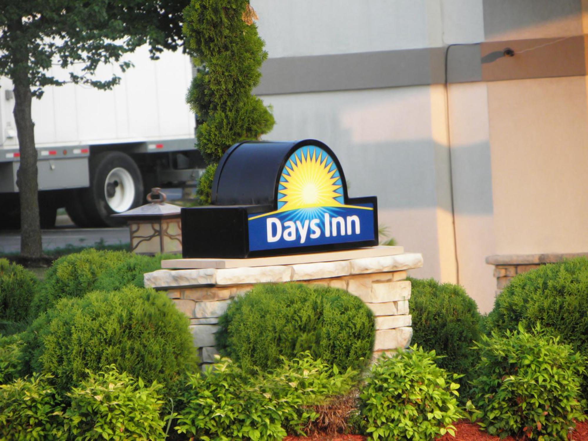 Days By Wyndham Battlefield Rd/hwy 65 2*