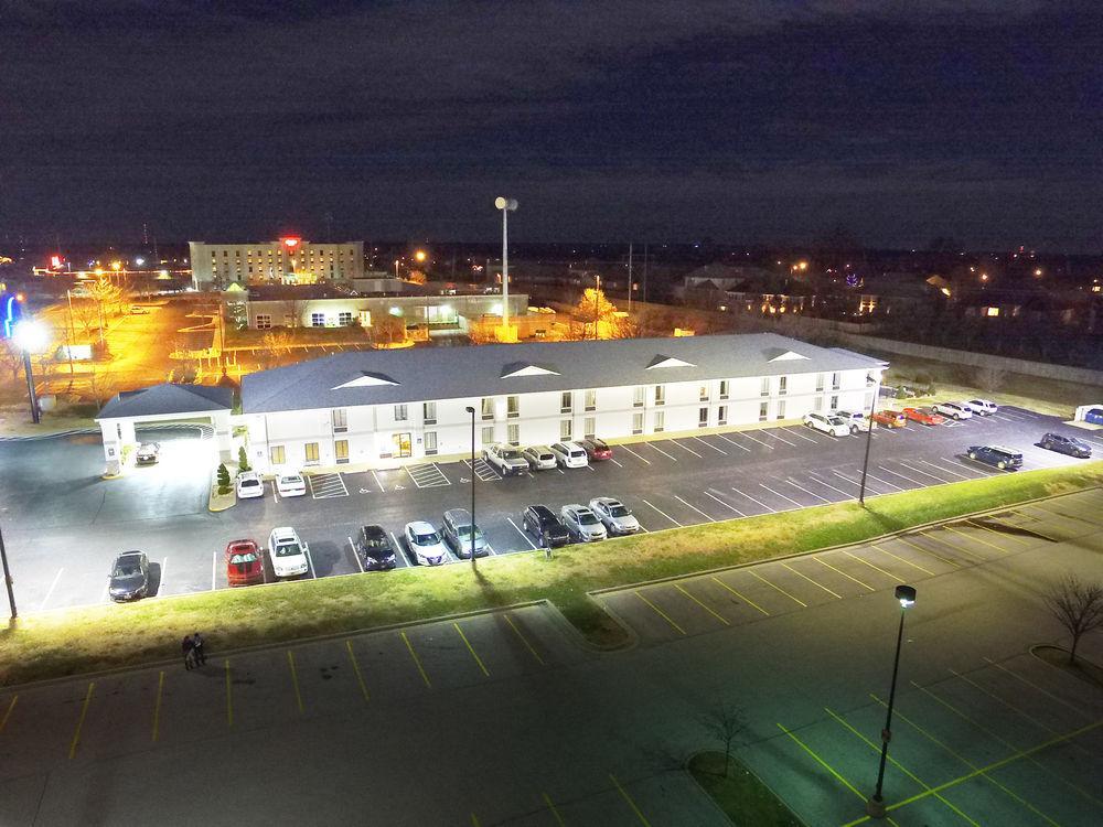 Hotel Days By Wyndham Battlefield Rd/hwy 65 2*
